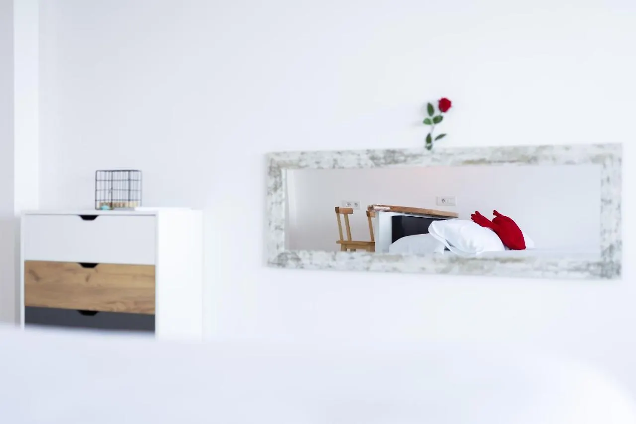 Home2Book The Romantic Skyline Of Love タコロンテ アパート
